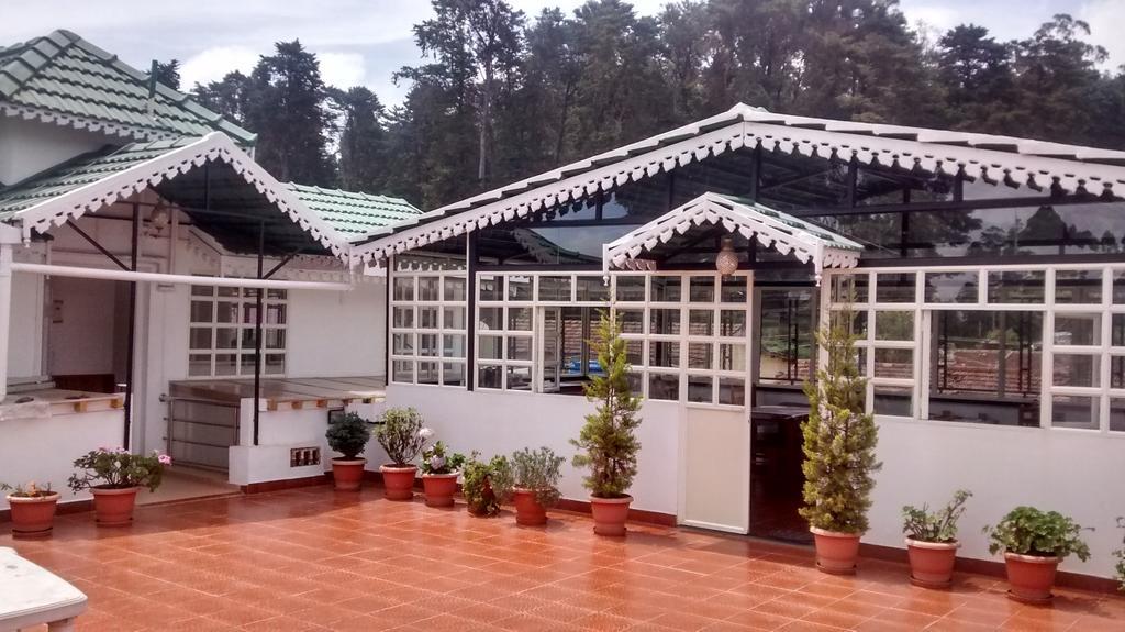 Garden Manor Hotel Ooty Bagian luar foto