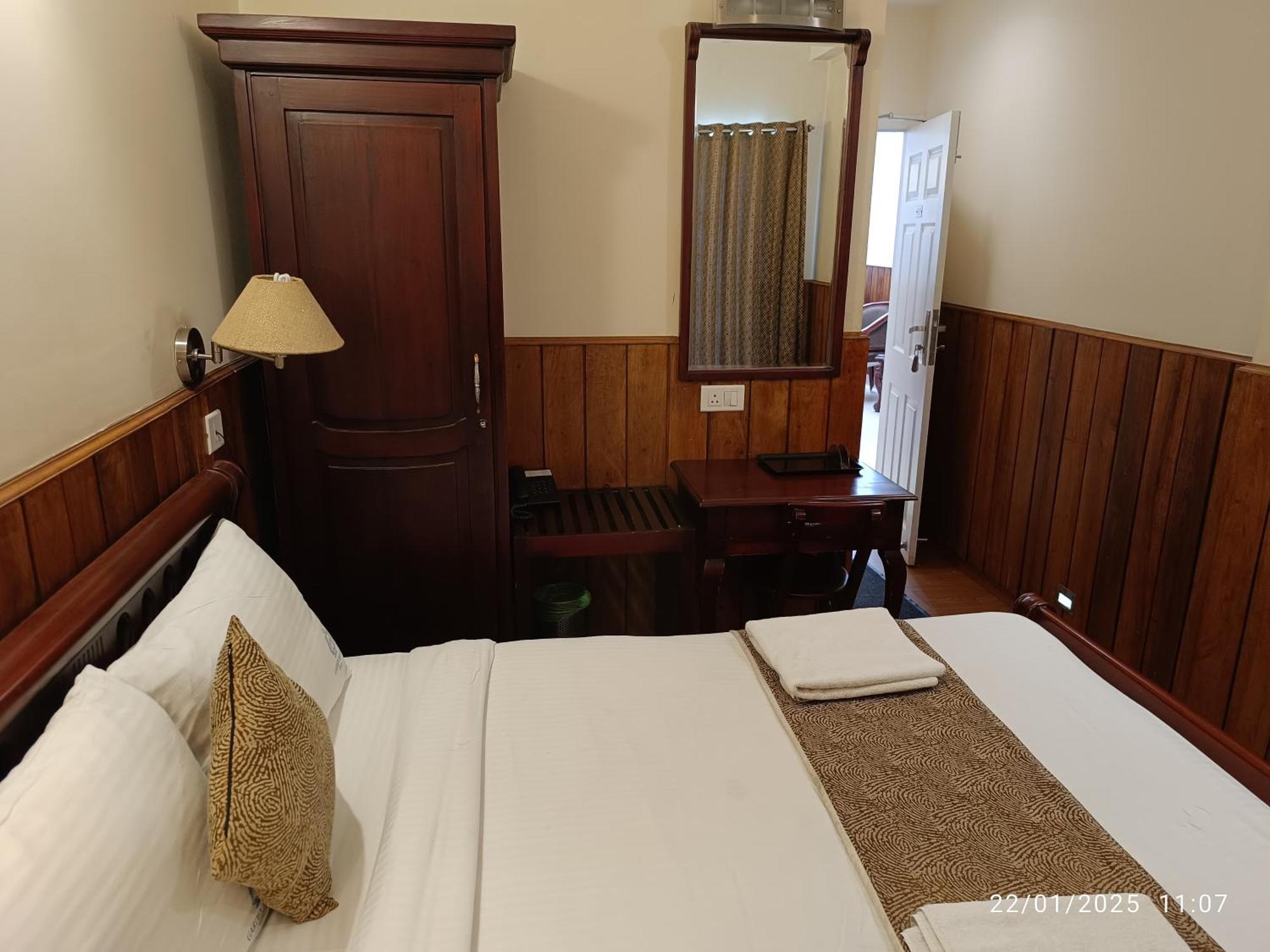 Garden Manor Hotel Ooty Ruang foto