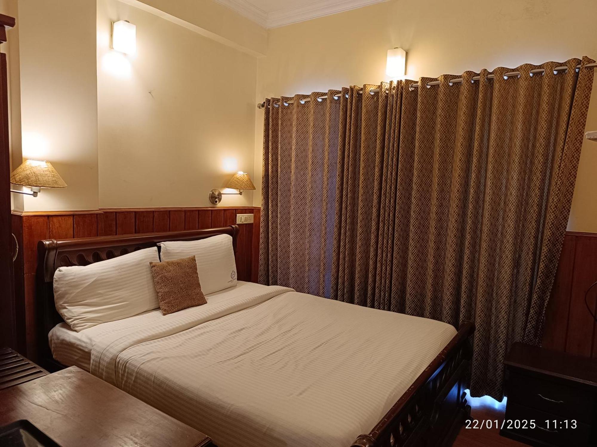 Garden Manor Hotel Ooty Ruang foto