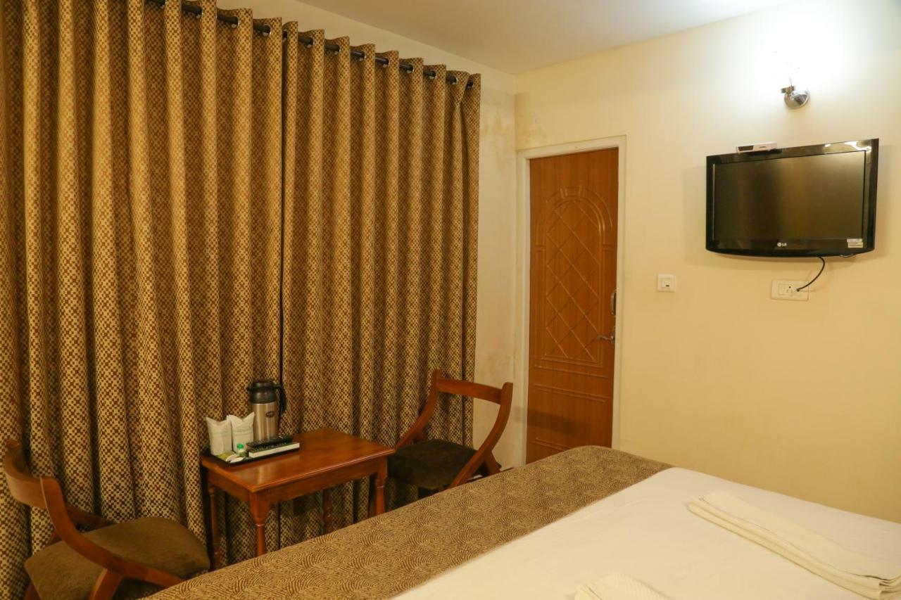 Garden Manor Hotel Ooty Bagian luar foto