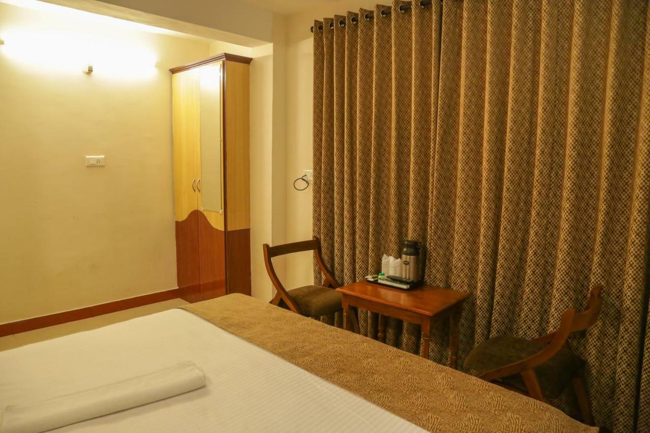 Garden Manor Hotel Ooty Bagian luar foto