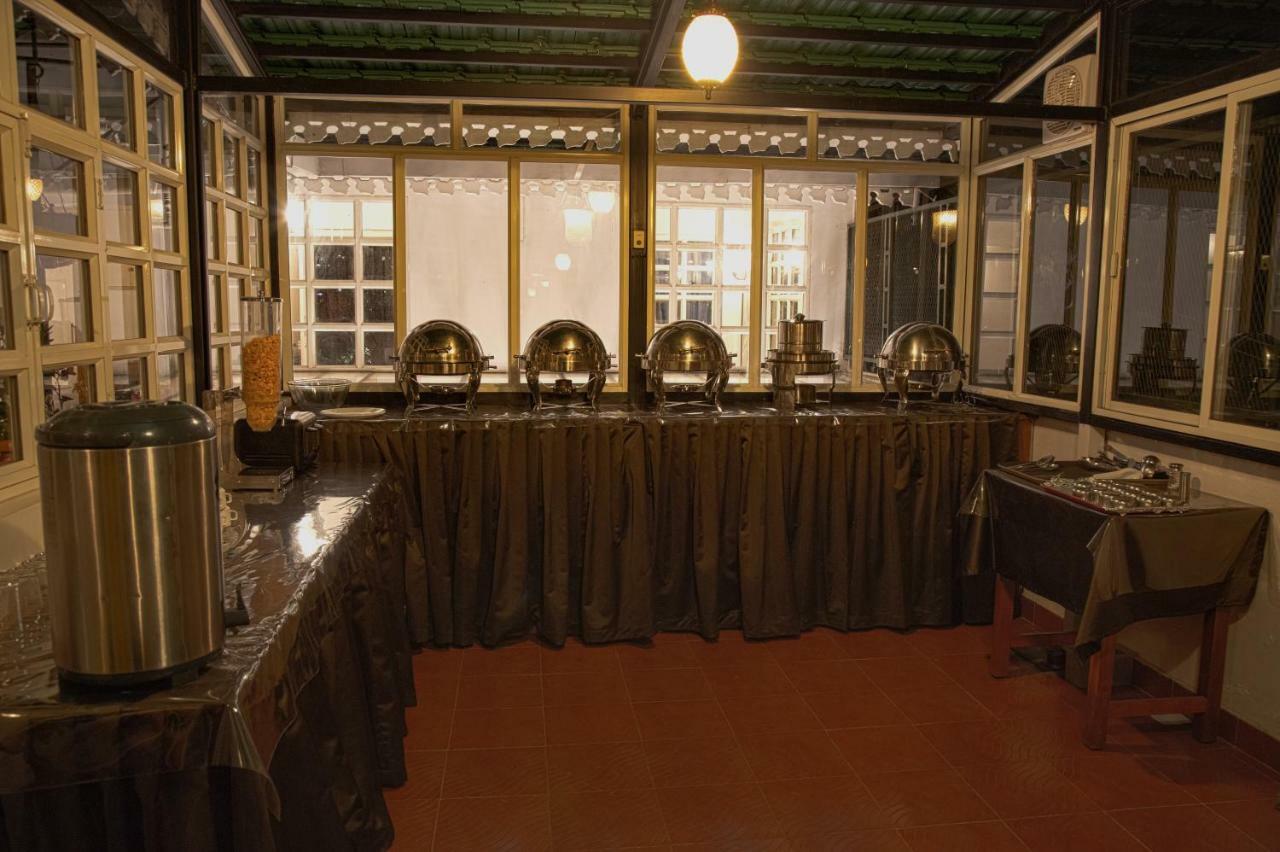 Garden Manor Hotel Ooty Bagian luar foto